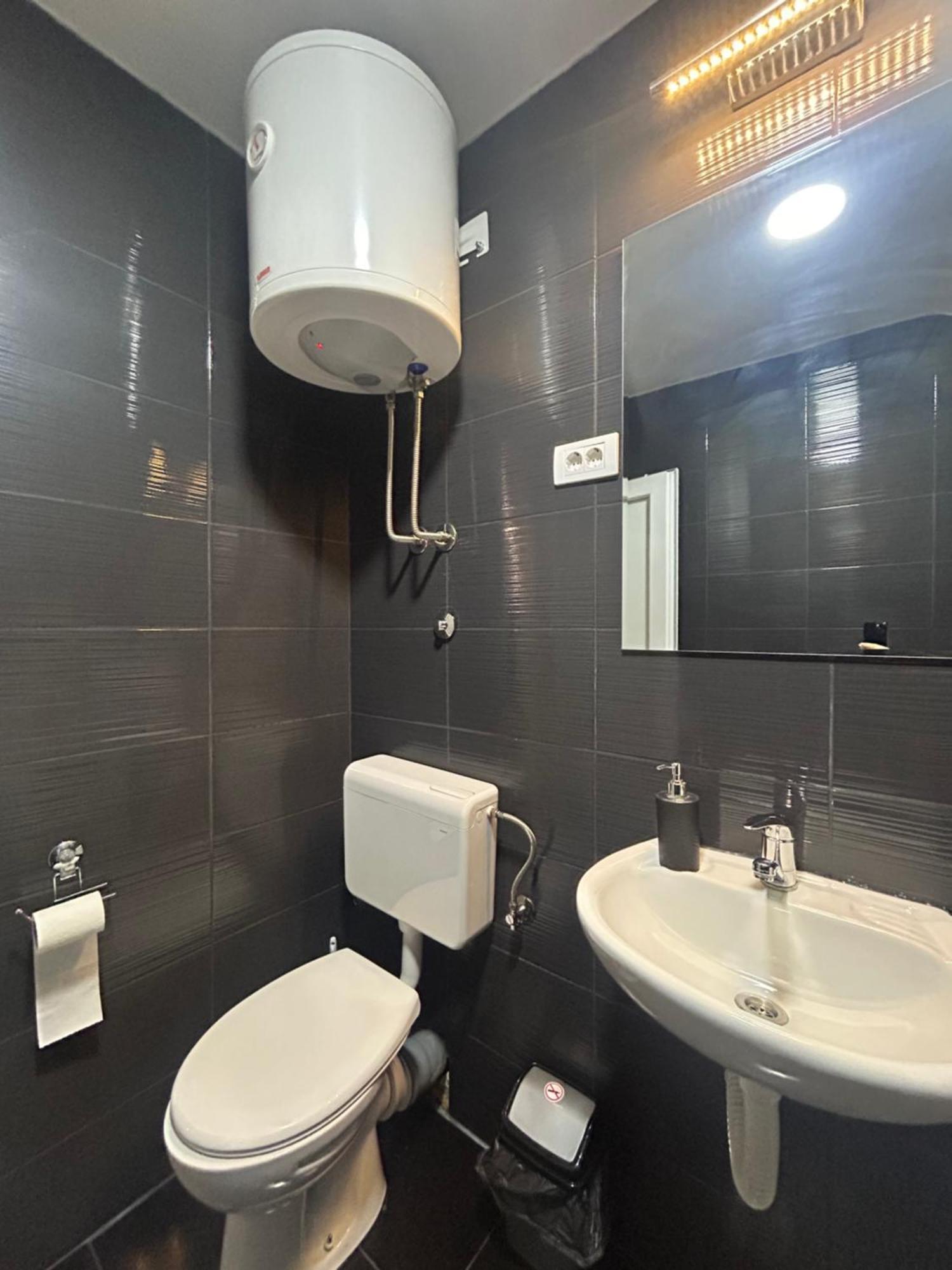Apartman Diamond Lux Surcin ภายนอก รูปภาพ