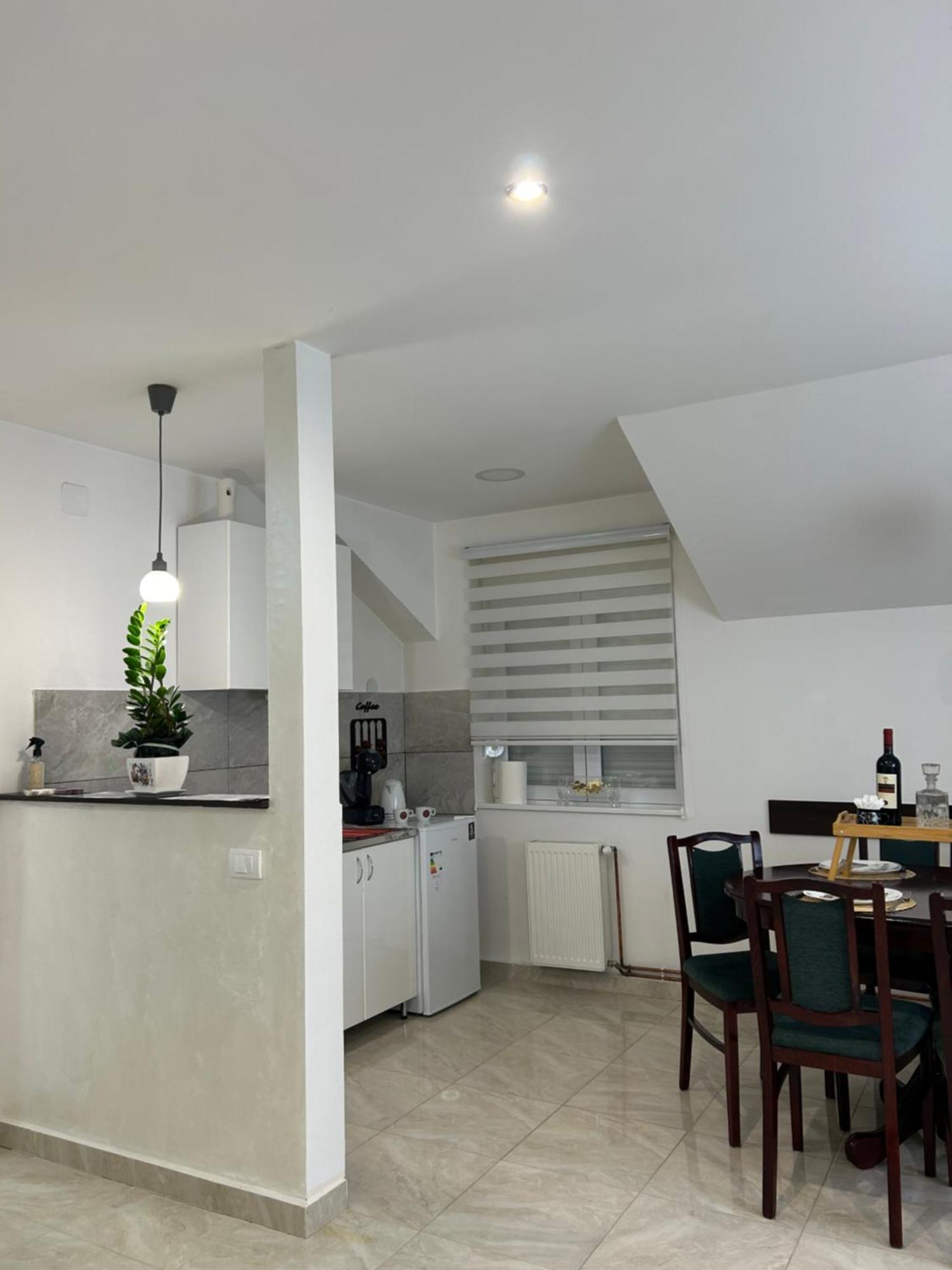 Apartman Diamond Lux Surcin ภายนอก รูปภาพ