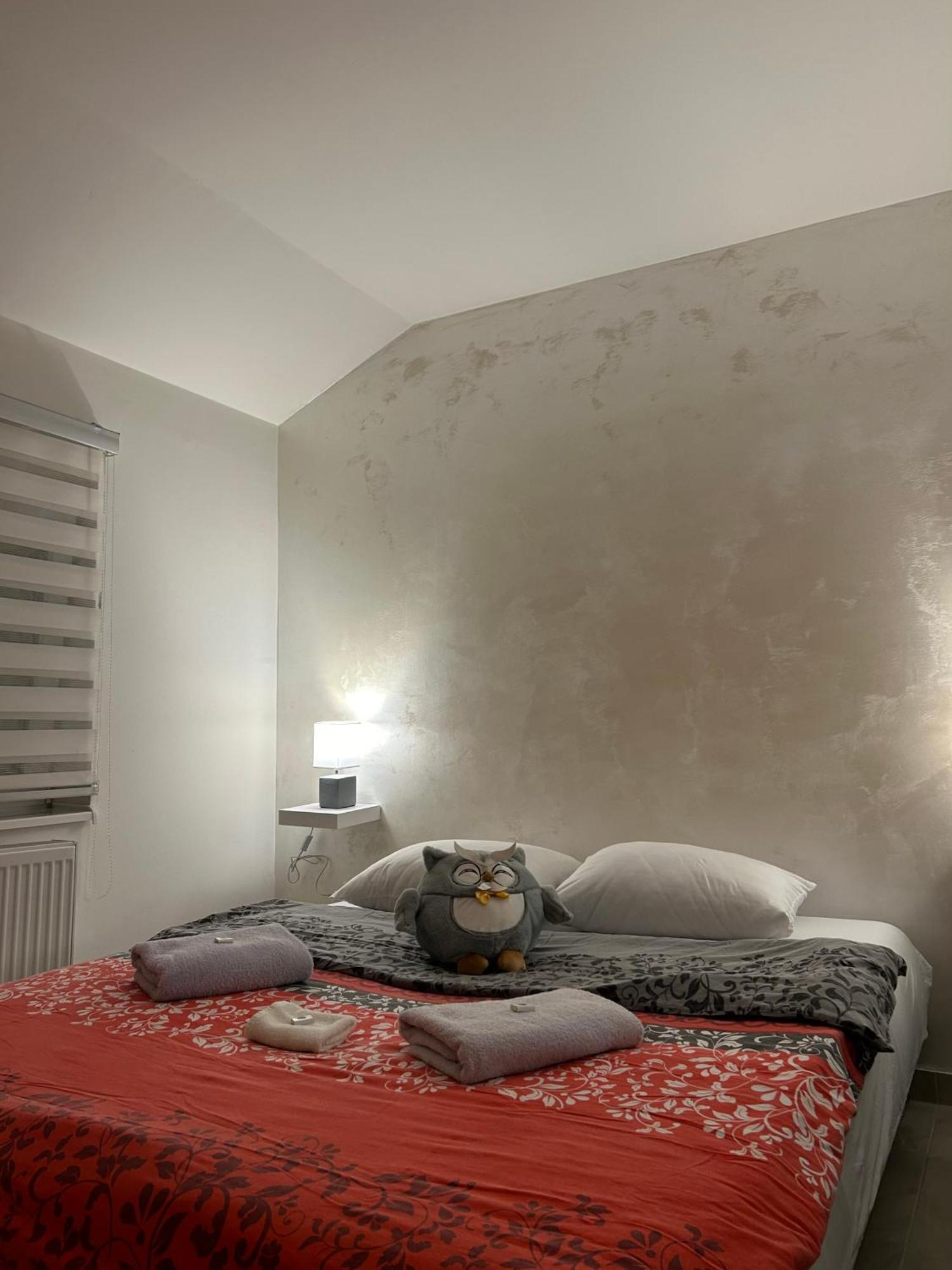 Apartman Diamond Lux Surcin ภายนอก รูปภาพ