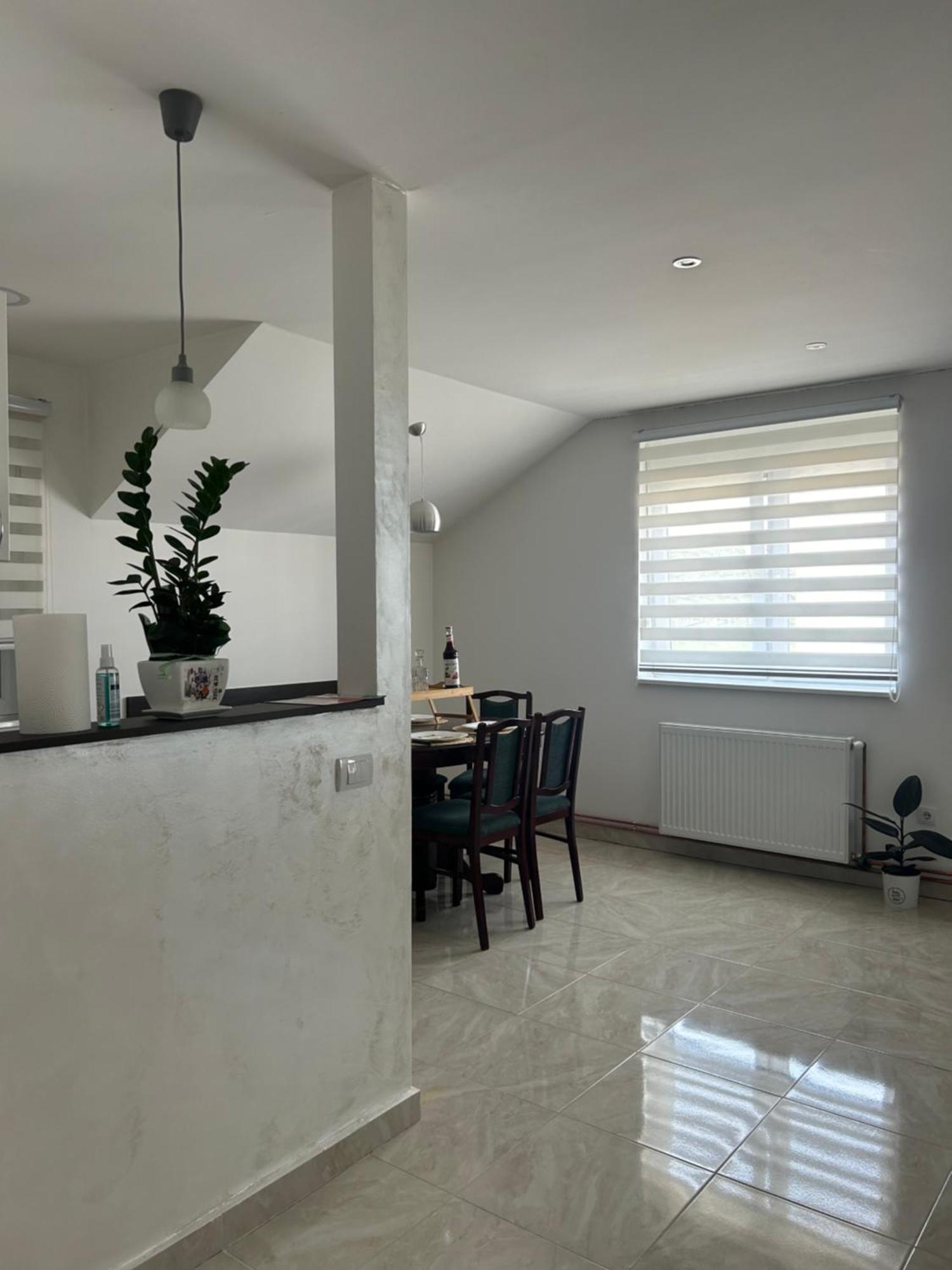 Apartman Diamond Lux Surcin ภายนอก รูปภาพ