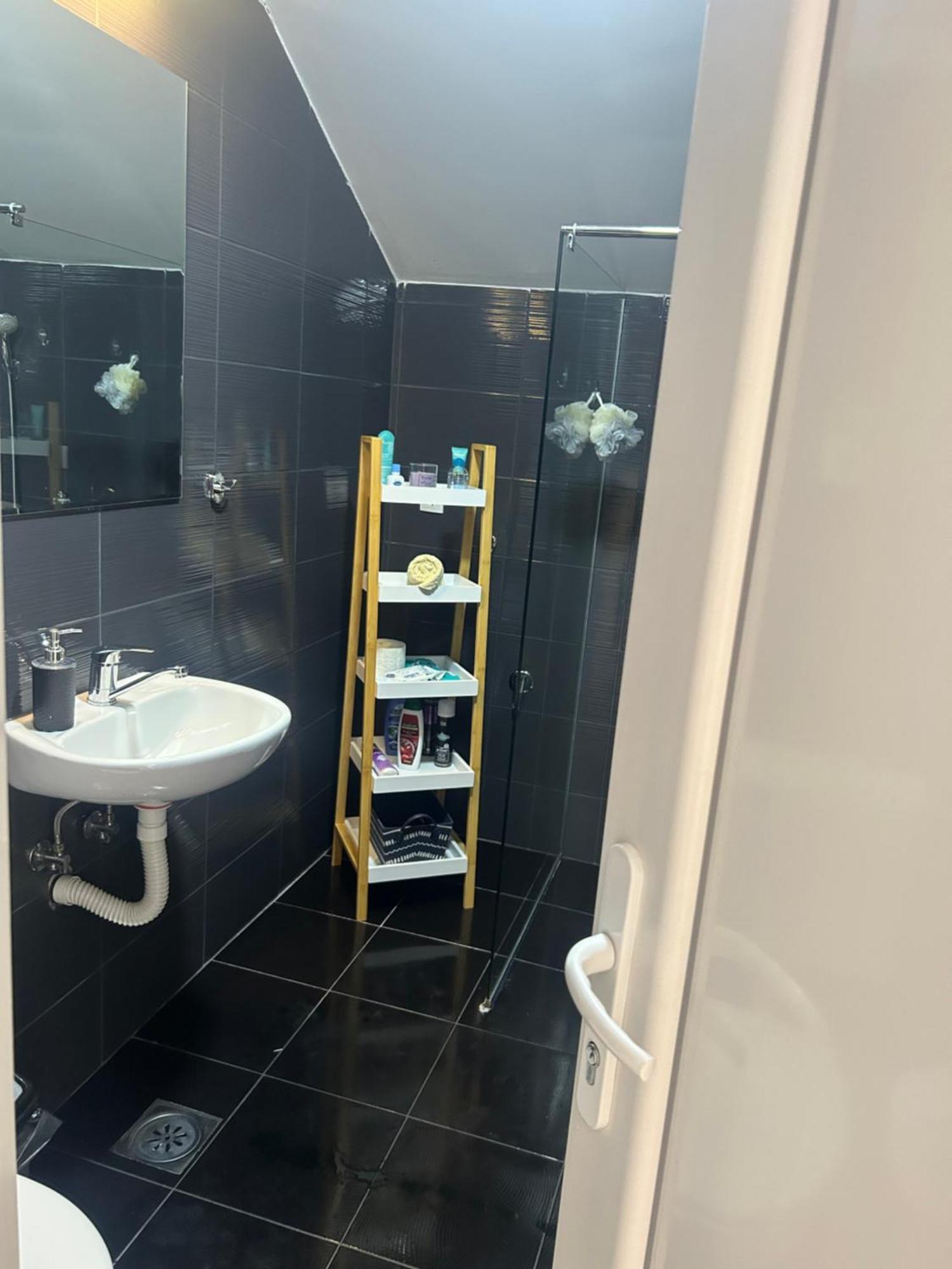 Apartman Diamond Lux Surcin ภายนอก รูปภาพ